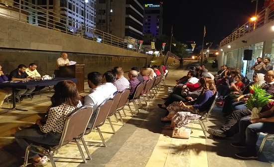 شارع الثقافة يزهو ويحتفي بالشعر في ثاني أيام مهرجان قوافي شارع الثقافة يزهو ويحتفي بالشعر في ثاني أيام مهرجان قوافي