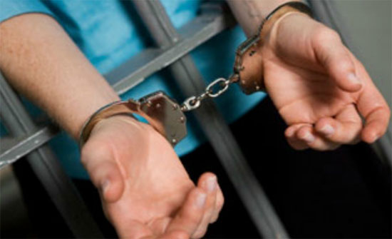 مطلوب ومحكوم غيابيا بـ 15 عاما يسلم نفسه للأمن مطلوب ومحكوم غيابيا بـ 15 عاما يسلم نفسه للأمن