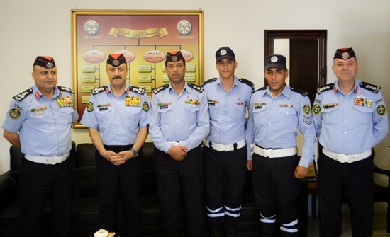 بالصور: تكريم عدد من مرتبات الأمن العام بالصور: تكريم عدد من مرتبات الأمن العام