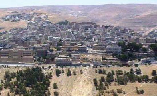 بدء العمل بتأهيل عدد من الطرق في المزار الجنوبي بدء العمل بتأهيل عدد من الطرق في المزار الجنوبي