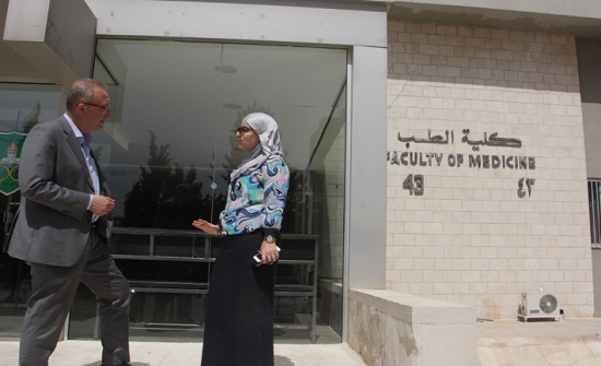 42 فوجًا بعد نصف قرن على أول كلية طب بعهد استقلال الأردن 42 فوجًا بعد نصف قرن على أول كلية طب بعهد استقلال الأردن