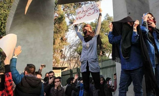إيران وبوشهر.. الشعب يدفع ثمن "النووي" إيران وبوشهر.. الشعب يدفع ثمن "النووي"