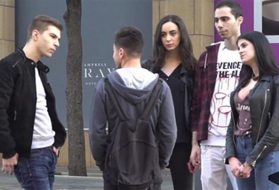 فيديو لشبان في شوارع بيروت يصل إلى العالمية... ما قصته؟ فيديو لشبان في شوارع بيروت يصل إلى العالمية... ما قصته؟
