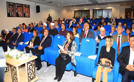 اطلاق وثيقة "المعايير الوطنية لخدمات الصحة الإنجابية الصديقة للشباب" اطلاق وثيقة "المعايير الوطنية لخدمات الصحة الإنجابية الصديقة للشباب"