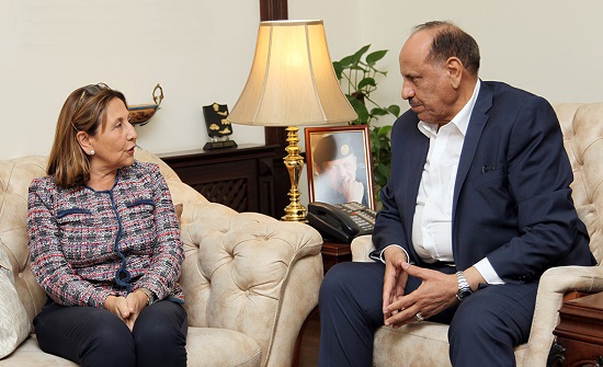 وزير الداخلية يلتقي السفيرة الاسبانية وزير الداخلية يلتقي السفيرة الاسبانية