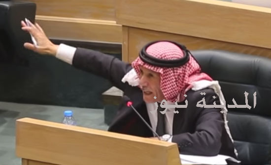 شاهد بالفيديو : التسجيل الكامل لأسخن مداخلة نيابية بين العرموطي والملقي عن وادي عربة والباقورة والإتفاقيات الموقعة شاهد بالفيديو : التسجيل الكامل لأسخن مداخلة نيابية بين العرموطي والملقي عن وادي عربة والباقورة والإتفاقيات الموقعة