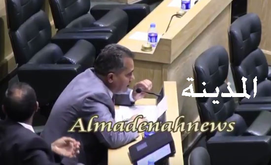 بالفيديو : كلمة هميسات التي أثارت نواب البادية ودفعت الصرايرة لسحب وصفه سكان الطالبية بـ " الوافدين " بالفيديو : كلمة هميسات التي أثارت نواب البادية ودفعت الصرايرة لسحب وصفه سكان الطالبية بـ " الوافدين "