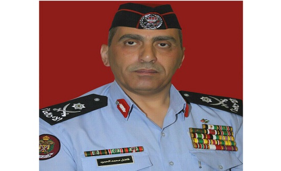 اللواء الحمود يؤكد ضرورة مواصلة الحملات الأمنية لملاحقة المطلوبين اللواء الحمود يؤكد ضرورة مواصلة الحملات الأمنية لملاحقة المطلوبين
