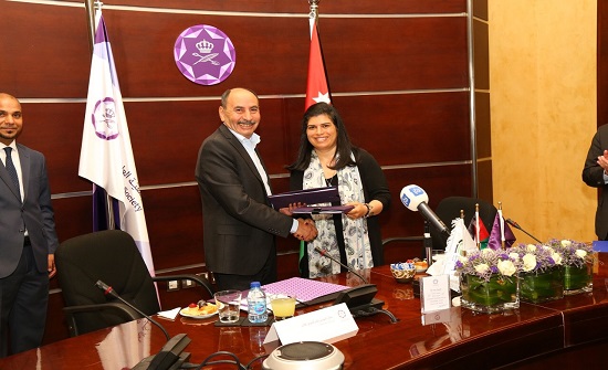 وزارة الاشغال توقع اتفاقيتي تعاون مع الجمعية العلمية الملكية وزارة الاشغال توقع اتفاقيتي تعاون مع الجمعية العلمية الملكية
