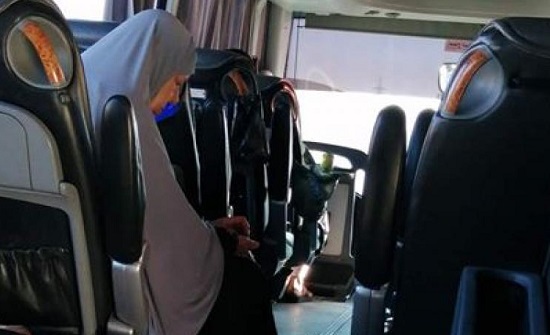 بالصور : تعطل حافلة حجاج في الحسا بالصور : تعطل حافلة حجاج في الحسا