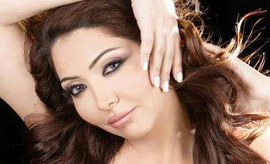 الفنانة الكويتية مونيا تستعرض مجدداً و تثير الجدل ( فيديو ) الفنانة الكويتية مونيا تستعرض مجدداً و تثير الجدل ( فيديو )