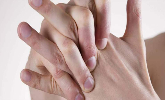 هل تسبّب طقطقة الأصابع التهاباً في المفاصل؟ هل تسبّب طقطقة الأصابع التهاباً في المفاصل؟