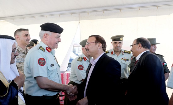 اللواء الحنيطي يستقبل المهنئين بتوليه رئاسة هيئة الأركان المشتركة اللواء الحنيطي يستقبل المهنئين بتوليه رئاسة هيئة الأركان المشتركة
