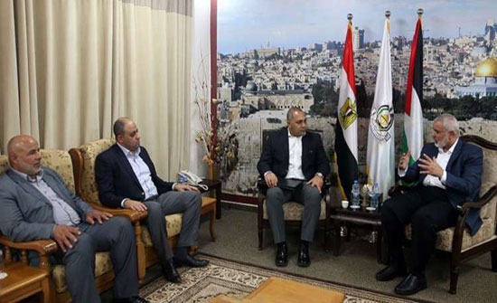 الوفد الأمني المصري يغادر قطاع غزة بعد انتهاء اجتماعه مع قادة حماس الوفد الأمني المصري يغادر قطاع غزة بعد انتهاء اجتماعه مع قادة حماس