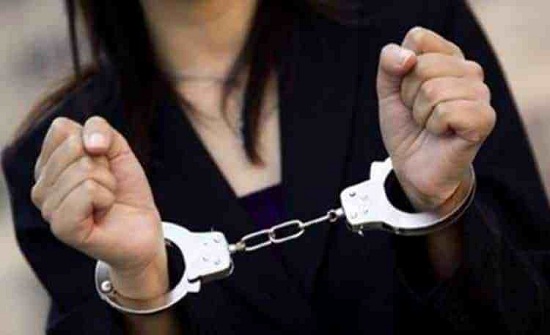 استعانت بسائق أجرة لضرب وتقييد غريمتها وخطف رضيعها! استعانت بسائق أجرة لضرب وتقييد غريمتها وخطف رضيعها!