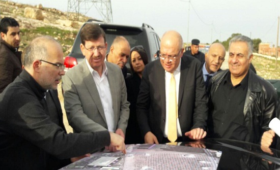 وزيرا الصحة والأشغال يتفقدان موقع مستشفى مادبا الجديد وزيرا الصحة والأشغال يتفقدان موقع مستشفى مادبا الجديد