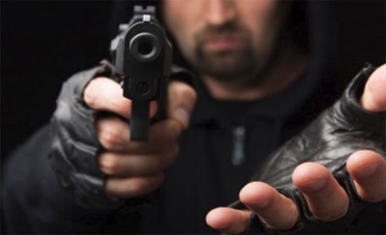 عمليات الجرد تكشف سرقة 98 الف دينار بحادثة السطو على بنك في عبدون عمليات الجرد تكشف سرقة 98 الف دينار بحادثة السطو على بنك في عبدون