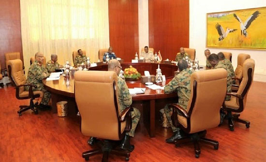 المجلس الانتقالي في السودان ينظر في استقالة 3 من أعضائه المجلس الانتقالي في السودان ينظر في استقالة 3 من أعضائه