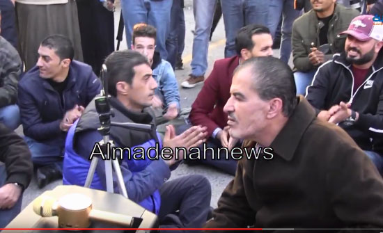 بالفيديو : اعتصام العشرات يوم الجمعة امام الرابع رفضا للضريبة بالفيديو : اعتصام العشرات يوم الجمعة امام الرابع رفضا للضريبة