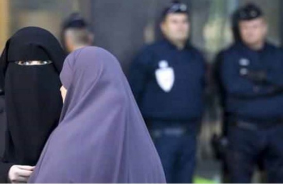 قاضية كندية ترفض الاستماع لدفاع مسلمة محجبة قاضية كندية ترفض الاستماع لدفاع مسلمة محجبة