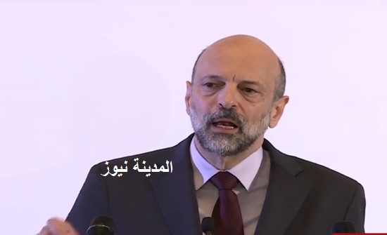الرزاز للاردنيين: إما نلعن الظلام معا او نتشارك باضاءة شمعة .. فيديو الرزاز للاردنيين: إما نلعن الظلام معا او نتشارك باضاءة شمعة .. فيديو