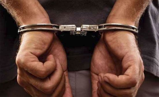 القبض على 4 مطلوبين في مداهمة أمنية القبض على 4 مطلوبين في مداهمة أمنية