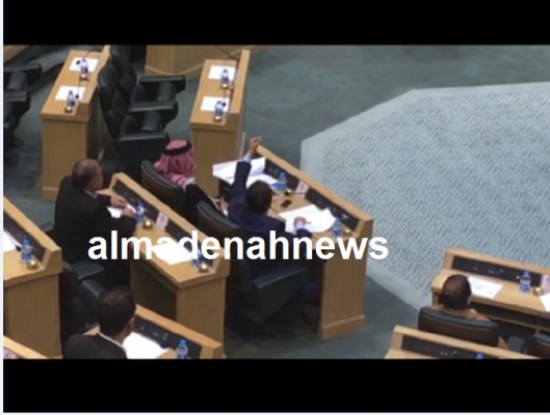 الزعبي : نائب إردني زار إسرائيل سرا واجتمع بنتنياهو ( تفاصيل ) الزعبي : نائب إردني زار إسرائيل سرا واجتمع بنتنياهو ( تفاصيل )
