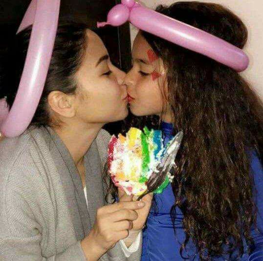 شيرين وابنتاها في حفل زفاف – بالصور شيرين وابنتاها في حفل زفاف – بالصور