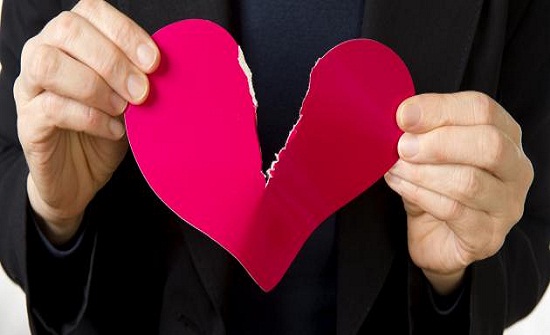 اكتشفت خيانته في شهر العسل.. رد فعل صادم من الزوجة المخدوعة اكتشفت خيانته في شهر العسل.. رد فعل صادم من الزوجة المخدوعة