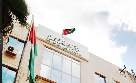 "الاتصالات" و "العمل" تناقشان مراحل خدمة تصاريح العمل الالكترونية "الاتصالات" و "العمل" تناقشان مراحل خدمة تصاريح العمل الالكترونية