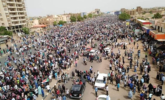 7 قتلى و181 مصابا بالسودان بقمع "مليونية 30 يونيو" (شاهد) 7 قتلى و181 مصابا بالسودان بقمع "مليونية 30 يونيو" (شاهد)