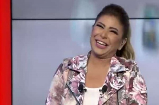 بالفيديو: محمد عبده يعيد إحراج مذيعة “العربية” على الهواء بـ”مزهزهة”.. ويدعو فناني الأوبريت لتحيتها بالفيديو: محمد عبده يعيد إحراج مذيعة “العربية” على الهواء بـ”مزهزهة”.. ويدعو فناني الأوبريت لتحيتها