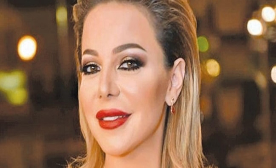 ( فيديو ) : الفنانة سوزان نجم الدين تعتمد لوك جديد وتفاجئ المتابعين ( فيديو ) : الفنانة سوزان نجم الدين تعتمد لوك جديد وتفاجئ المتابعين