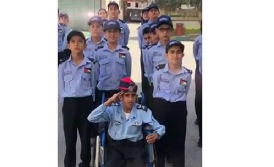 بالفيديو : الأمن العام يحقق امنية طفل يعاني من اعاقة حركية بالفيديو : الأمن العام يحقق امنية طفل يعاني من اعاقة حركية