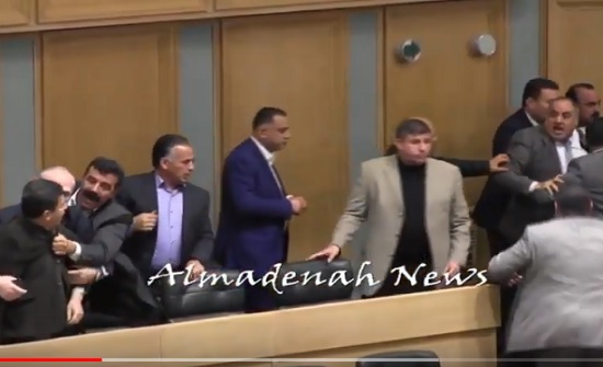بالفيديو : شاهدوا مشاجرة الفناطسة ومحمد هديب بالفيديو : شاهدوا مشاجرة الفناطسة ومحمد هديب