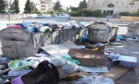 بلدية عجلون تجمع 140 طنا من النفايات خلال العيد بلدية عجلون تجمع 140 طنا من النفايات خلال العيد