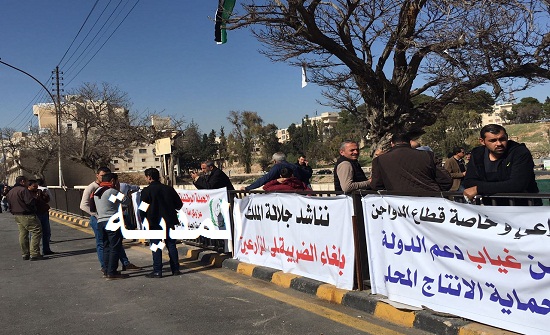 تعليق اعتصام المزارعين بعد الاتفاق مع العبادي..(تفاصيل) تعليق اعتصام المزارعين بعد الاتفاق مع العبادي..(تفاصيل)