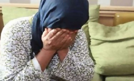 زوجة مصرية : "عايزني أعاشر صديقه.. وأبي قال لي استحملي" زوجة مصرية : "عايزني أعاشر صديقه.. وأبي قال لي استحملي"