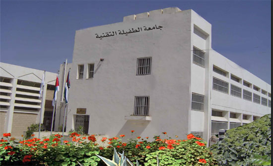 "الطفيلة التقنية" تحتفل بعيد ميلاد القائد "الطفيلة التقنية" تحتفل بعيد ميلاد القائد