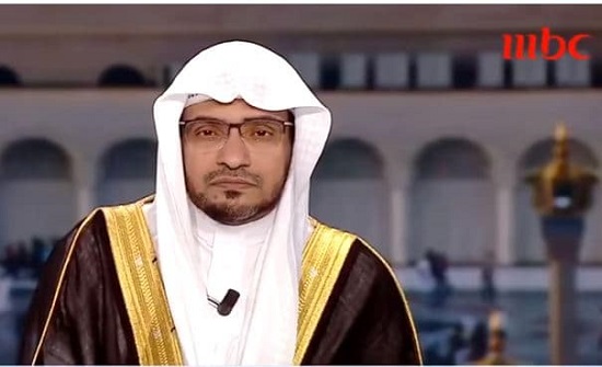 شاهد.. المغامسي يتأثر بسبب سؤال متصلة عن التقصير في الصلاة! شاهد.. المغامسي يتأثر بسبب سؤال متصلة عن التقصير في الصلاة!