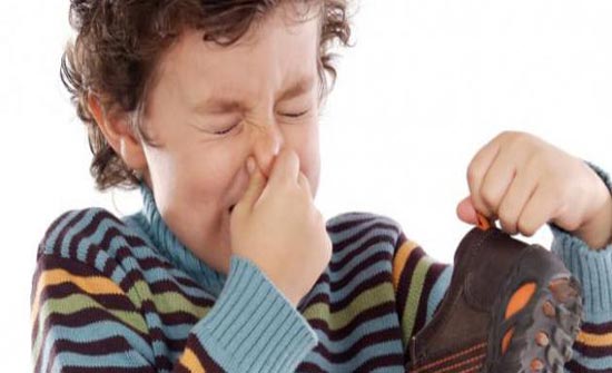 5 طرق طبيعية للتخلص من رائحة الحذاء الكريهة 5 طرق طبيعية للتخلص من رائحة الحذاء الكريهة