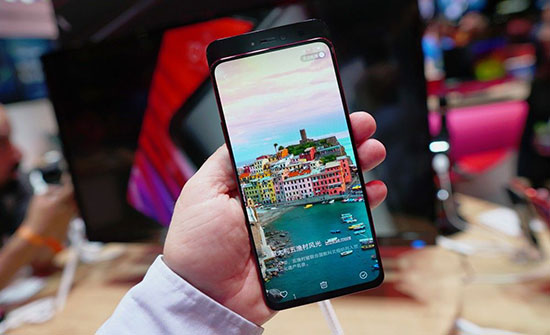 Lenovo تسجل براءات إختراع لهاتفين مع كاميرات في وحدات مستديرة Lenovo تسجل براءات إختراع لهاتفين مع كاميرات في وحدات مستديرة