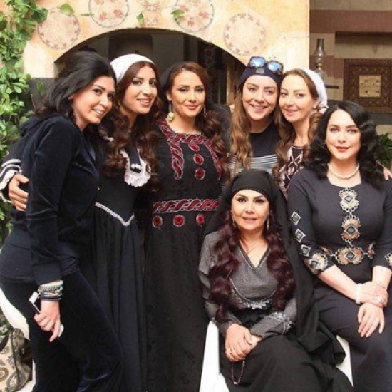 بالصور - تسريب صور خاصة نجمة "باب الحارة" وهي ترد: "منيح مو لابسة تياب داخلية"! بالصور - تسريب صور خاصة نجمة "باب الحارة" وهي ترد: "منيح مو لابسة تياب داخلية"!