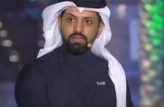 بالفيديو| في لقطة طريفة.. سيدة تقتحم بسيارتها استوديو قناة ياس.. ماذا فعل المذيع؟ بالفيديو| في لقطة طريفة.. سيدة تقتحم بسيارتها استوديو قناة ياس.. ماذا فعل المذيع؟