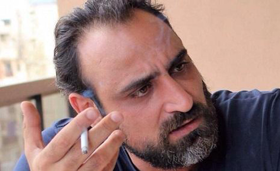 نجم "الهيبة" يثير ضجة بصورته في بركة السباحة نجم "الهيبة" يثير ضجة بصورته في بركة السباحة