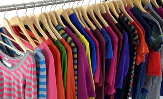 تجار: إقبال متواضع على شراء الألبسة تجار: إقبال متواضع على شراء الألبسة