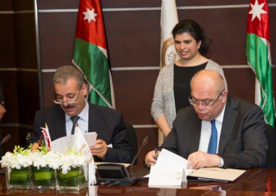 الجمعية العلمية الملكية توقع اتفاقيتي تعاون مع وزارة الاشغال العامة الجمعية العلمية الملكية توقع اتفاقيتي تعاون مع وزارة الاشغال العامة