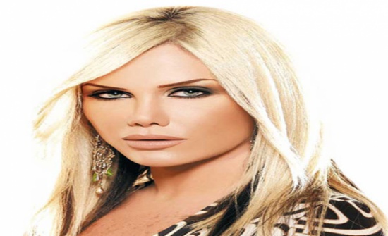 نيكول سابا بالفستان الأسود القصير في مصر (صور) نيكول سابا بالفستان الأسود القصير في مصر (صور)