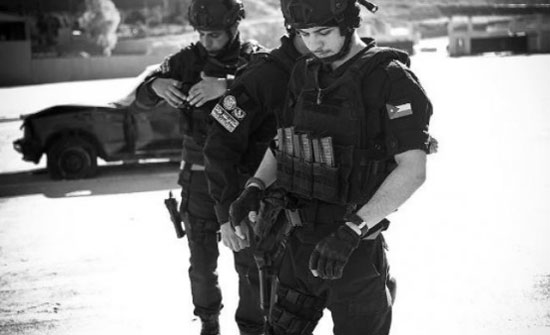 الحسين ينشر صورة لتدريبه مع الجيش