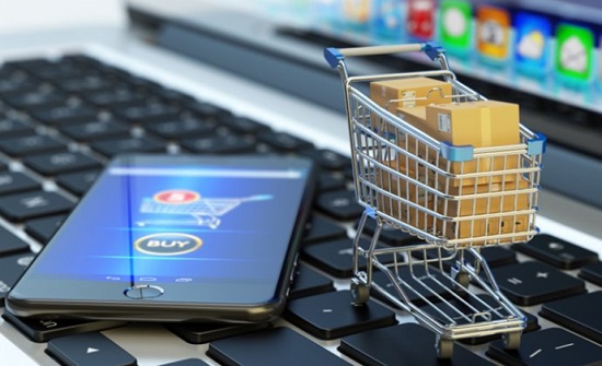 ضبط متعاملين ببيع بضائع مهربة وبدء متابعة غير المرخصين عبر "الانترنت" ضبط متعاملين ببيع بضائع مهربة وبدء متابعة غير المرخصين عبر "الانترنت"